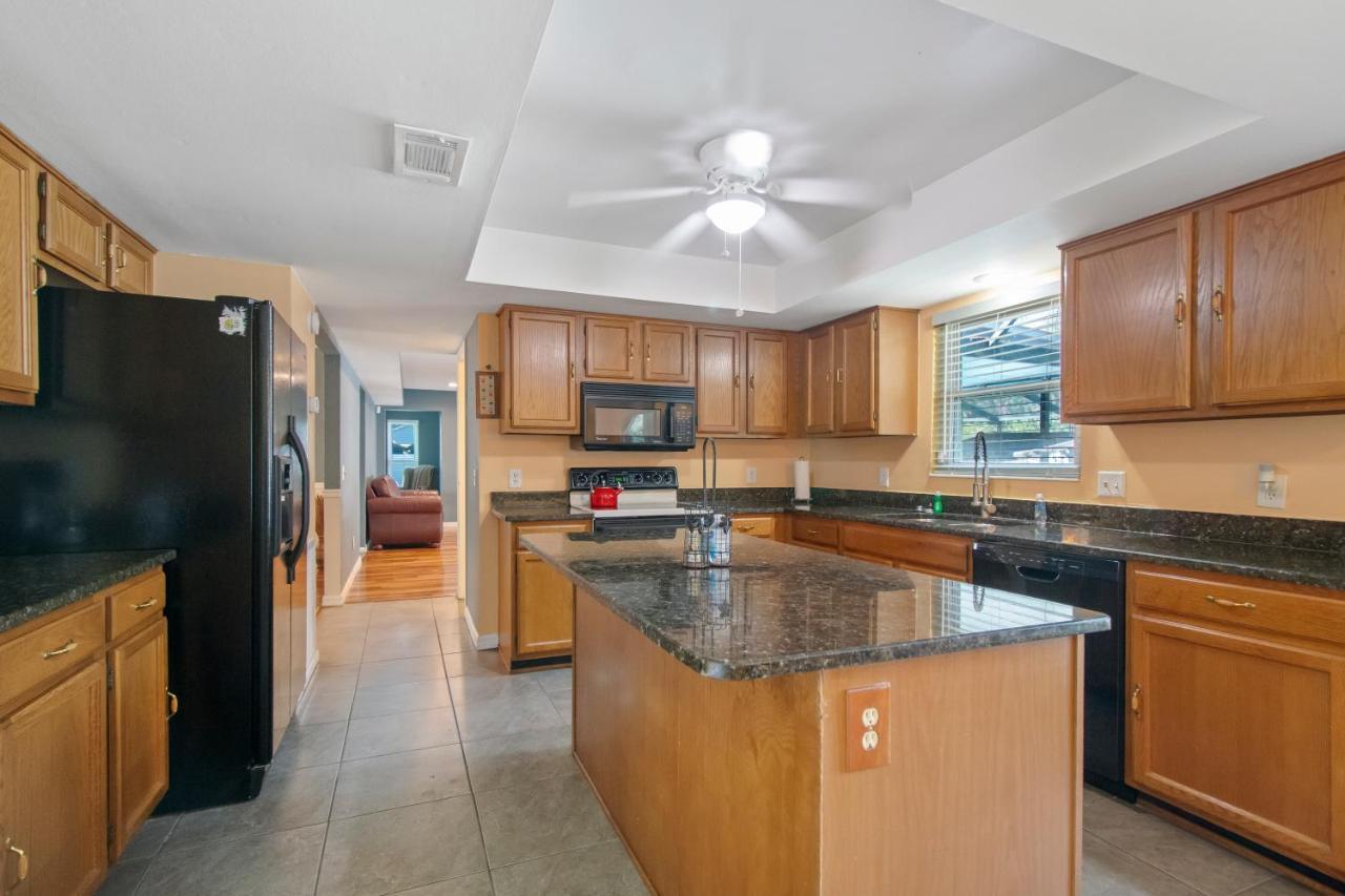 Tampa Bay Pool Home With Heated Pool Brandon Exterior photo